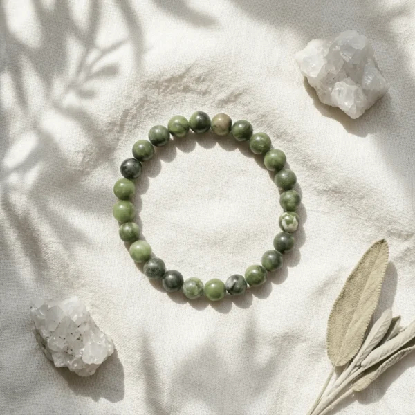 Green jade crystal bracelet 8mm with natural polished beads with quartz crystals